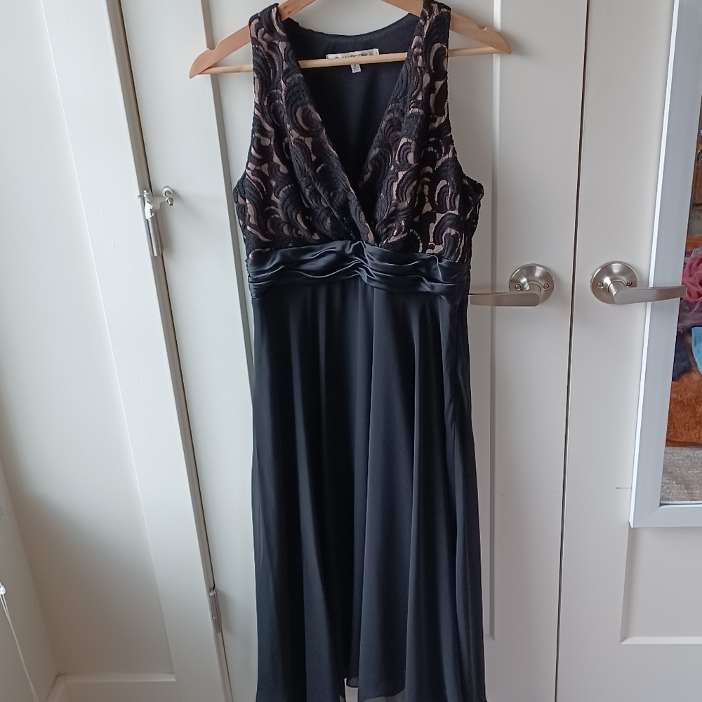 Evan Picone Black Lace Evening Dress